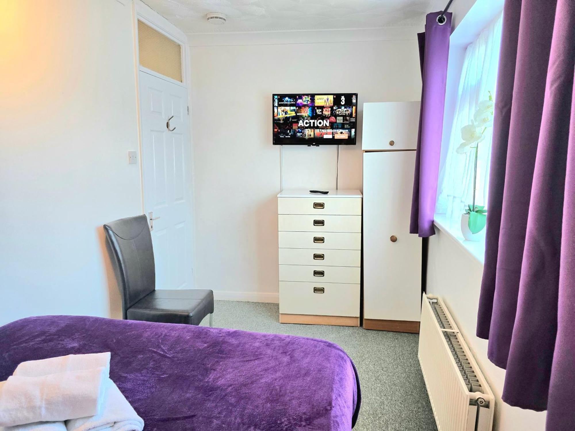 Gillings Villa -Perfect For Long & Short Stays Gillingham  Kültér fotó